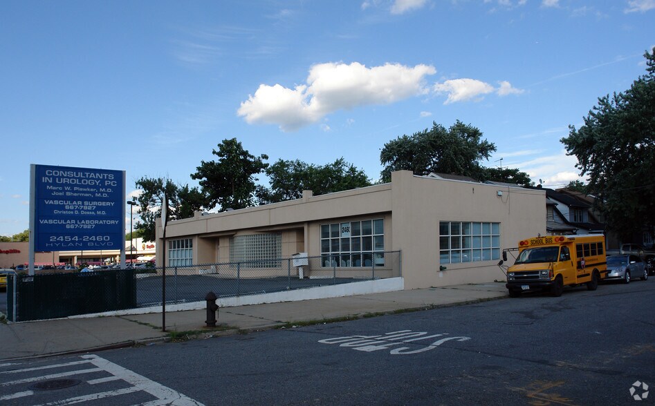 More Photos Of 2454-2460 Hylan Blvd, Staten Island Medical For Lease