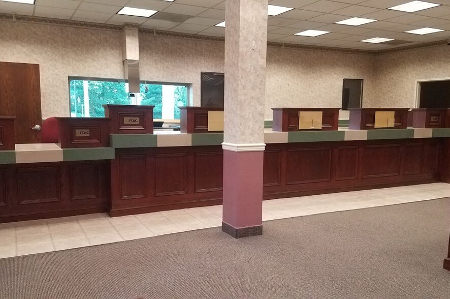 More Photos Of 578 Allen Rd, Basking Ridge Bank For Lease