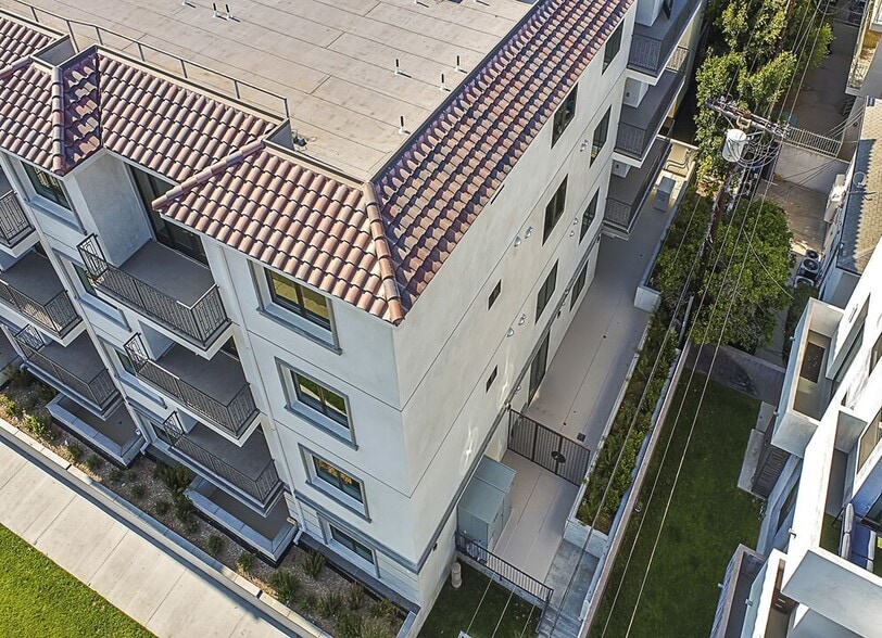 More Photos Of 1070 S Bedford St, Los Angeles Multifamily For Sale