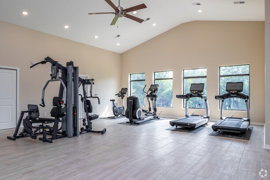 More Photos Of 13399 Charlotte St, Kansas City Apartments For Sale