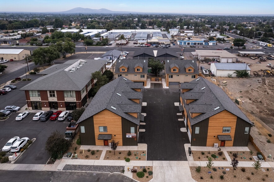 More Photos Of 1441-1461 NW 4th St, Redmond Apartments For Sale