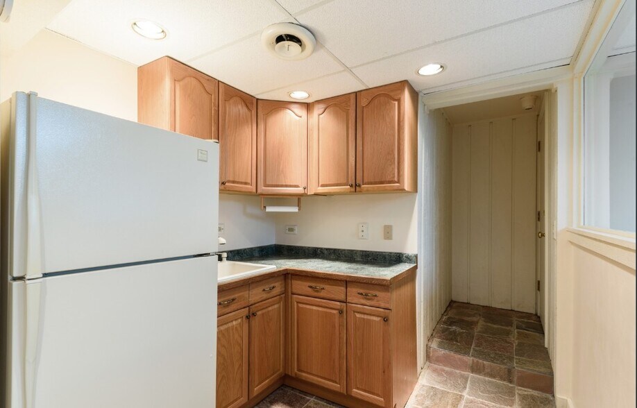 More Photos Of 126 S Northwest Hwy, Barrington Office For Sale