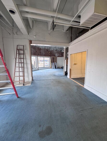 More Photos Of 2002 2nd St SW, Rochester Storefront Retail Office For Sale
