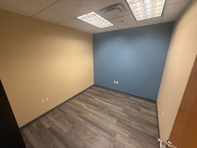 More Photos Of 9280 E Raintree Dr, Scottsdale Office For Sale