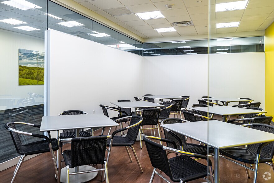 More Photos Of 6800 W 115th St, Overland Park Coworking Space