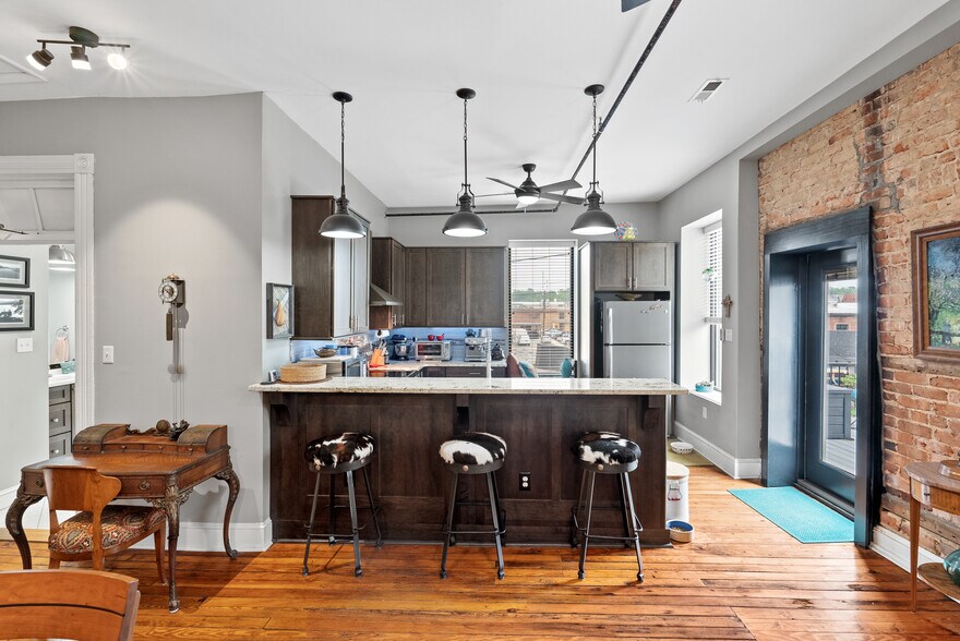 More Photos Of 215 W 3rd St, Farmville General Retail For Sale