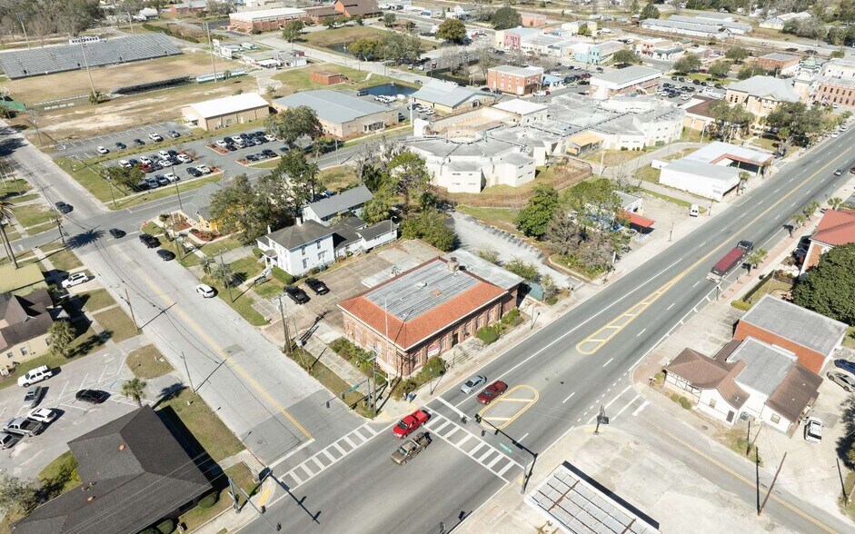 More Photos Of 400 S Ohio Ave, Live Oak Post Office For Sale