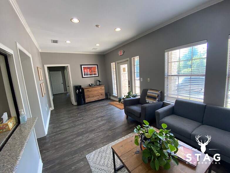 More Photos Of 2508-2516 Lillian Miller Pky, Denton Office For Lease