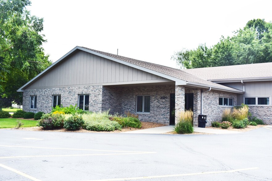 Primary Photo Of 2605 Kennedy Rd, Janesville Medical For Lease