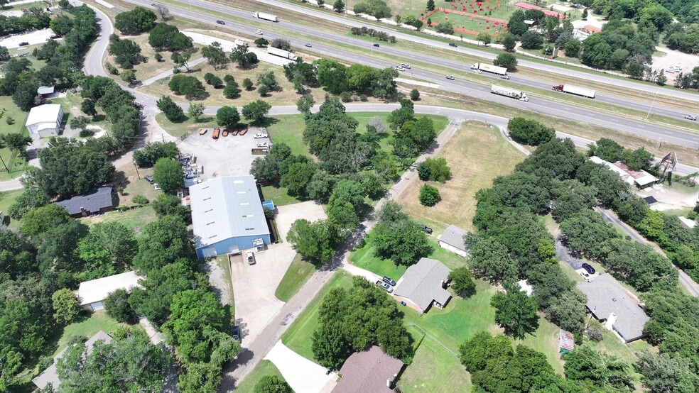 More Photos Of 2220 S Burleson Blvd, Burleson Warehouse For Sale