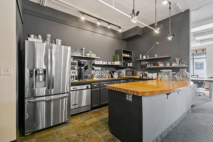 More Photos Of 1112-1128 Harmon Pl, Minneapolis Office For Sale