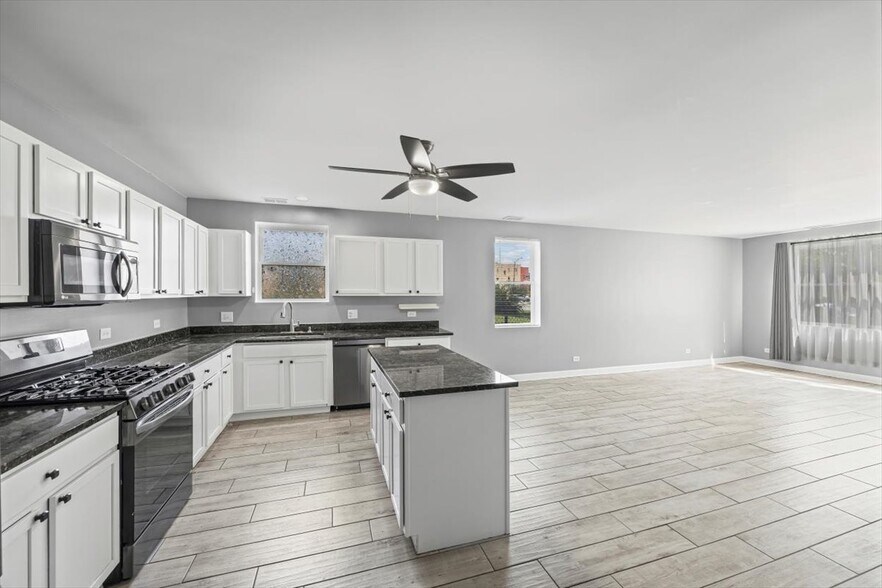 More Photos Of , Chicago Multifamily For Sale