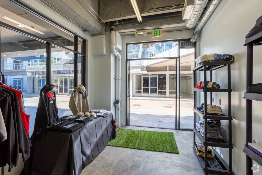 More Photos Of 334 S Main St, Los Angeles Apartments For Lease