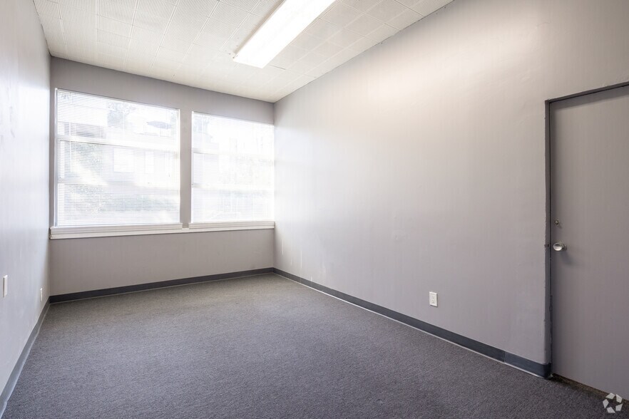 More Photos Of 1601 N Gower St, Los Angeles Office For Sale