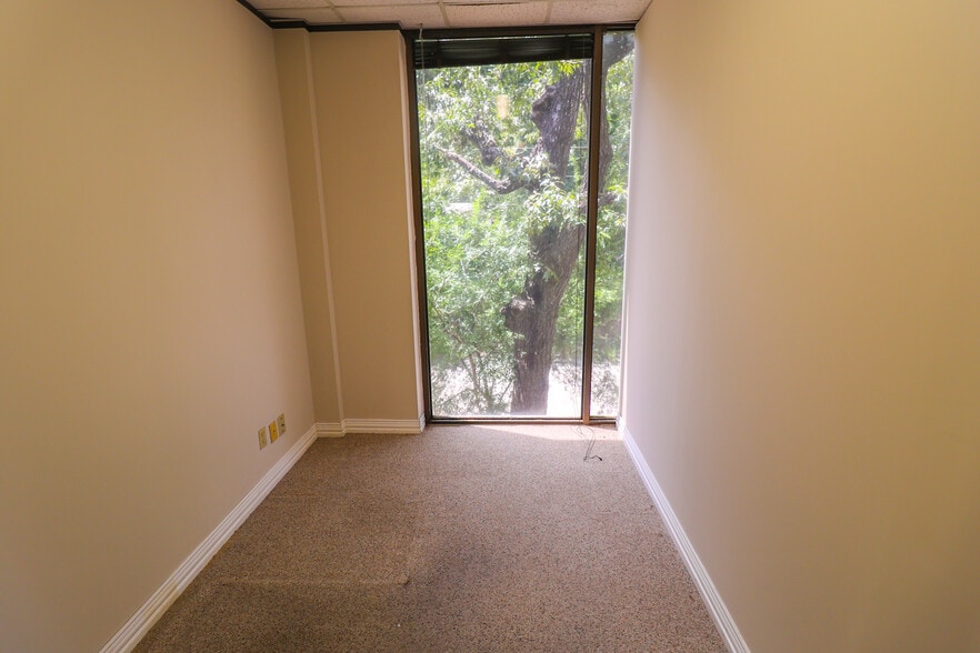 More Photos Of 13131 Champions Dr, Houston Medical For Lease