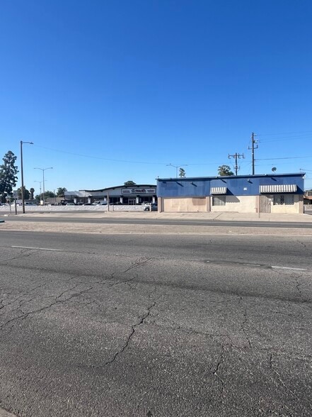 Primary Photo Of 2301 Niles St, Bakersfield Storefront Retail Office For Sale