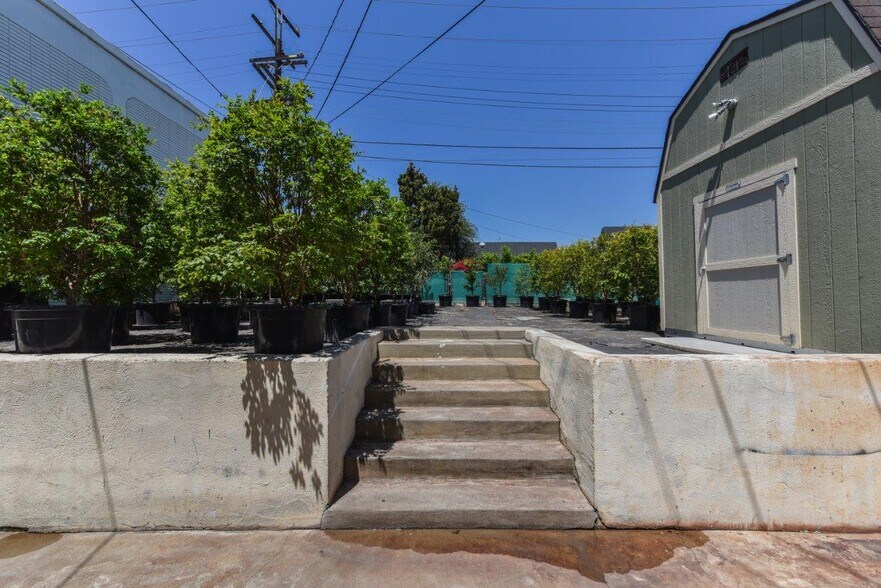 More Photos Of 623-625 W Las Tunas Dr, San Gabriel Storefront Retail Office For Sale