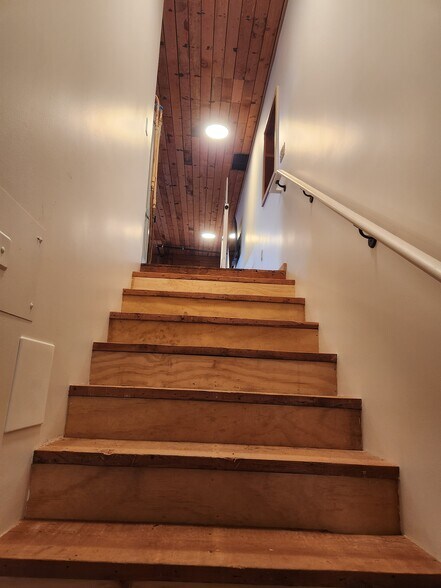 More Photos Of 116-128 Main St, Carlton Storefront Retail Office For Lease