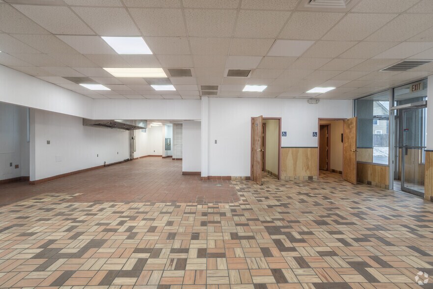 More Photos Of 2781 US Route 5 N, Windsor Fast Food For Sale