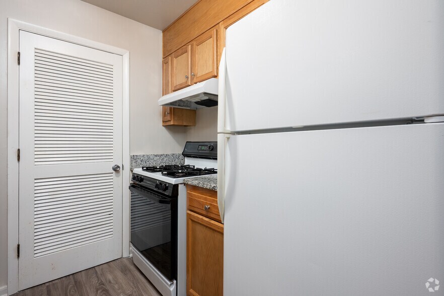 More Photos Of 777 Roanoke Blvd, Salem Apartments For Sale