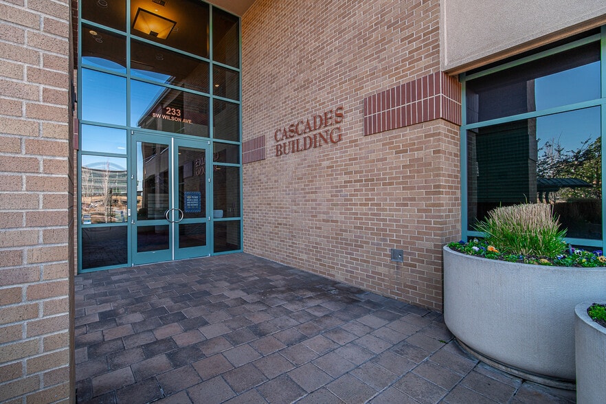 More Photos Of 233 SW Wilson Ave, Bend Office For Lease