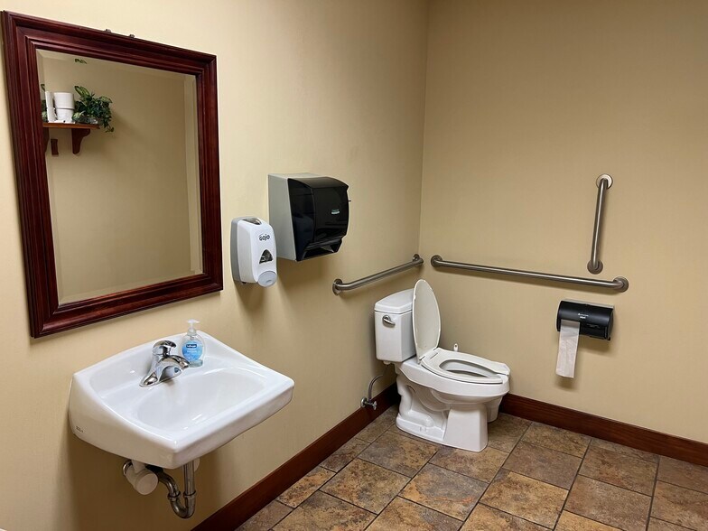 More Photos Of 104 Park Ave N, Park Rapids Medical For Lease
