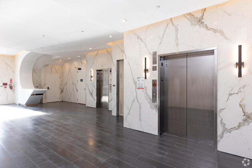 More Photos Of 9632-9648 Brighton Way, Beverly Hills Restaurant For Lease