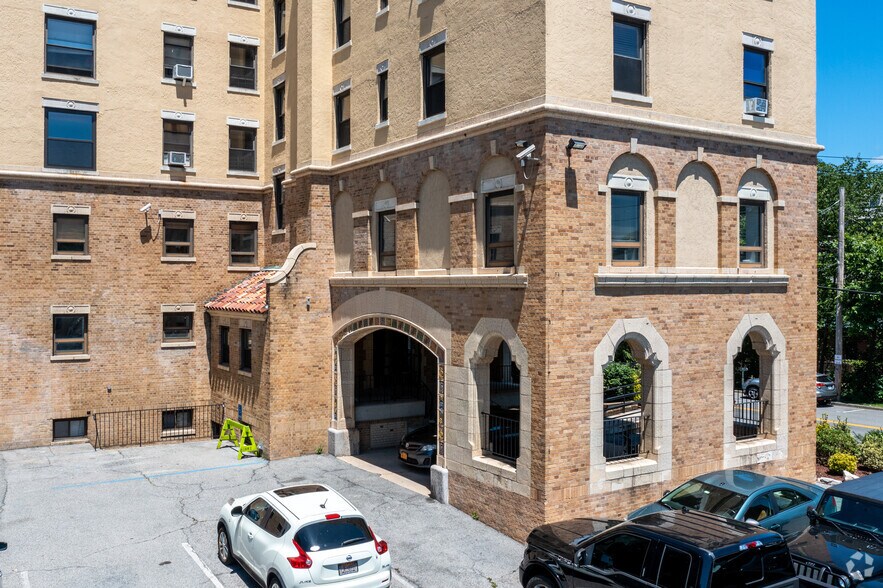 More Photos Of 1 Elm St, Tuckahoe Office For Lease