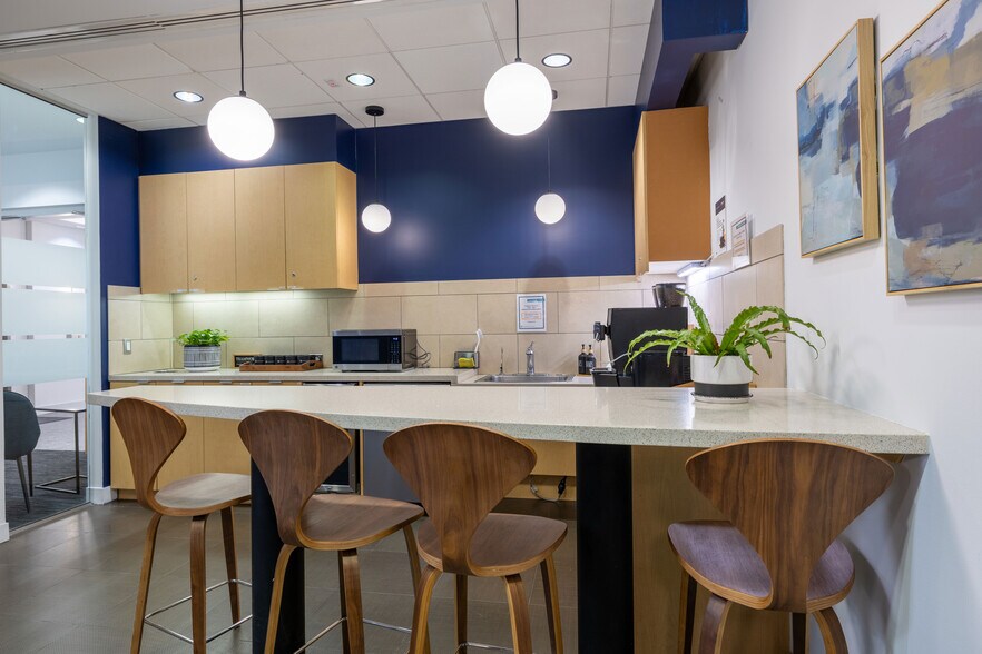 More Photos Of 8400 E Crescent Pky, Greenwood Village Coworking Space