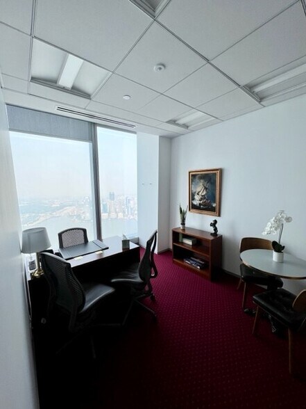 More Photos Of One World Trade Center, New York Office For Lease
