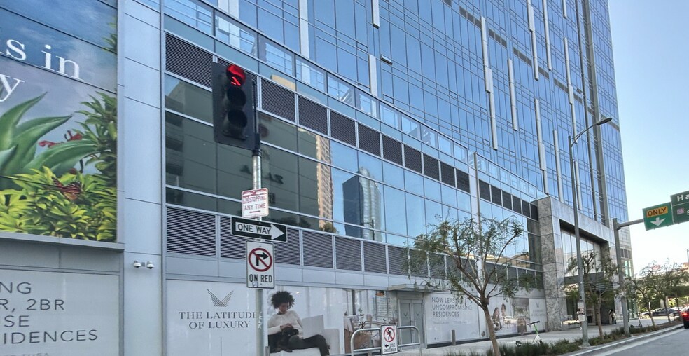 More Photos Of 1000 W 8th St, Los Angeles Apartments For Lease