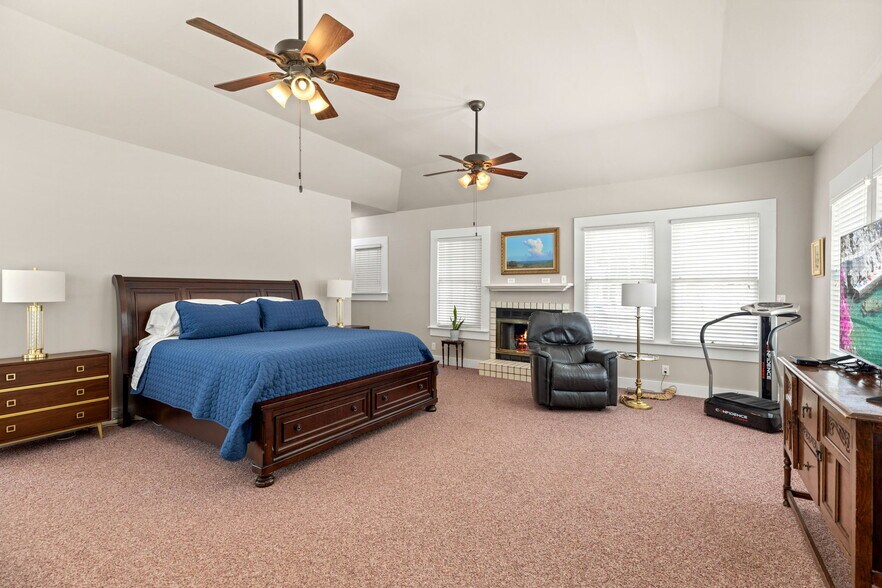 More Photos Of 2 FM 289, Comfort Specialty For Sale