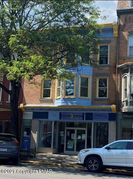 More Photos Of 554 Main St, Stroudsburg Storefront Retail Residential For Lease