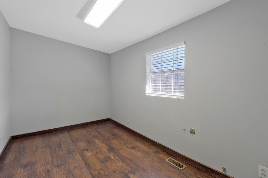 More Photos Of 131 Donelson Pike, Nashville Loft Creative Space For Sale