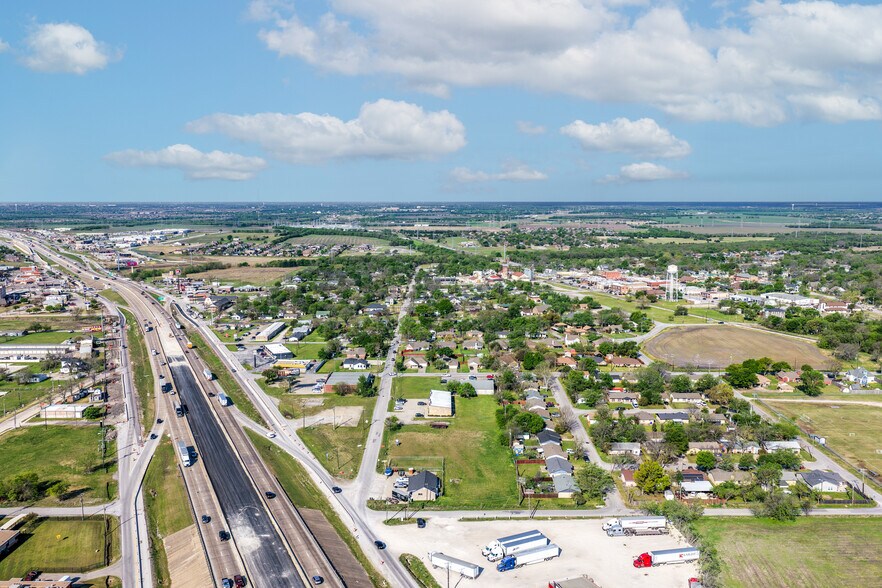 More Photos Of 720 E Lamar St, Royse City Freestanding For Sale