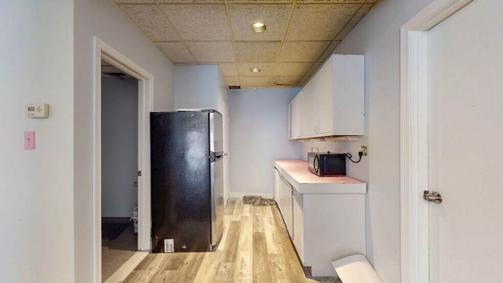 More Photos Of 68 Center St, Waterbury Storefront Retail Residential For Sale