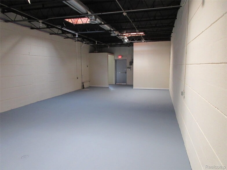 More Photos Of 15270-15304 E 8 Mile Rd, Detroit Storefront For Sale