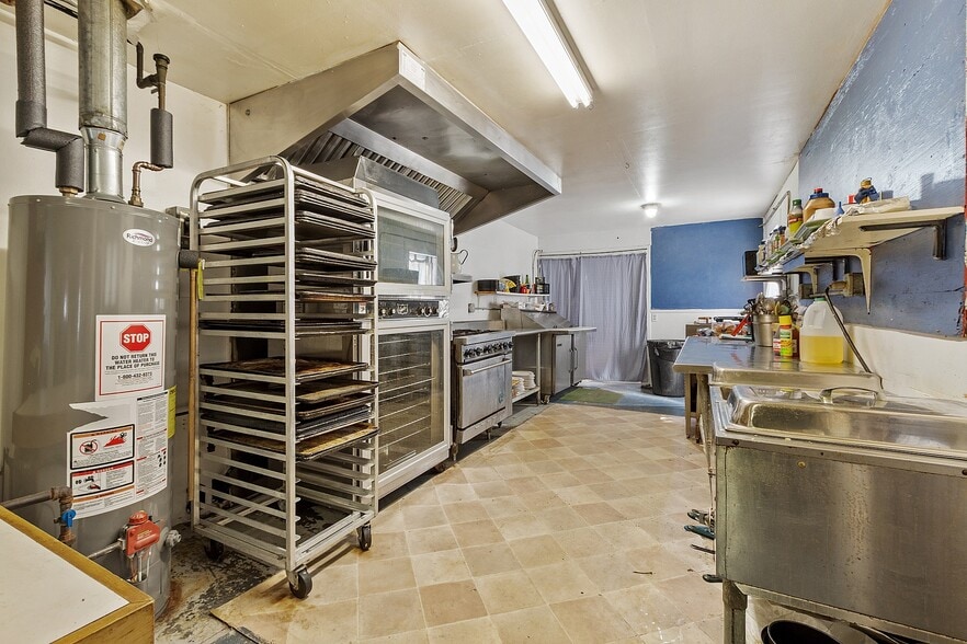 More Photos Of 61-63 Glenallen St, Winchendon Restaurant For Sale
