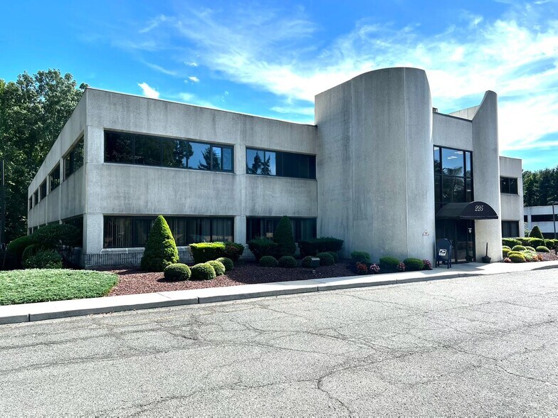 More Photos Of 225 Gordons Corner Rd, Manalapan Township Medical For Lease