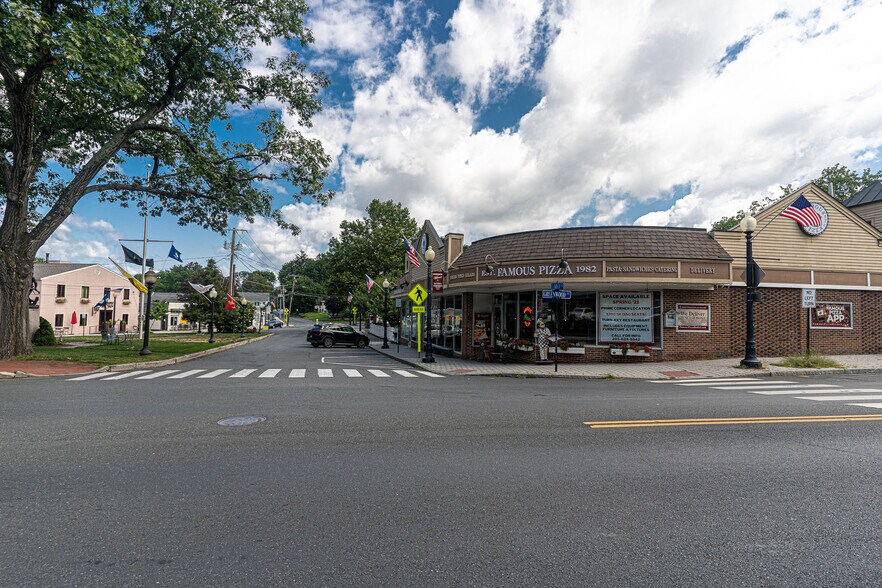 More Photos Of 1-7 Pt Barnum Sq, Bethel Restaurant For Lease