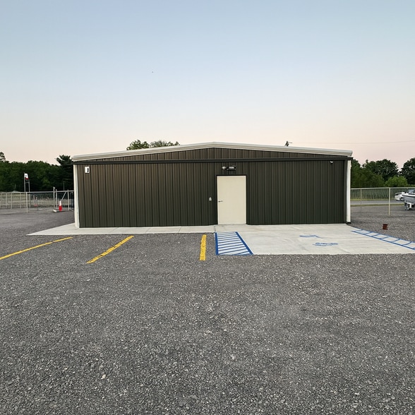 More Photos Of 147 N Pricetown Rd, Diamond Self Storage For Sale