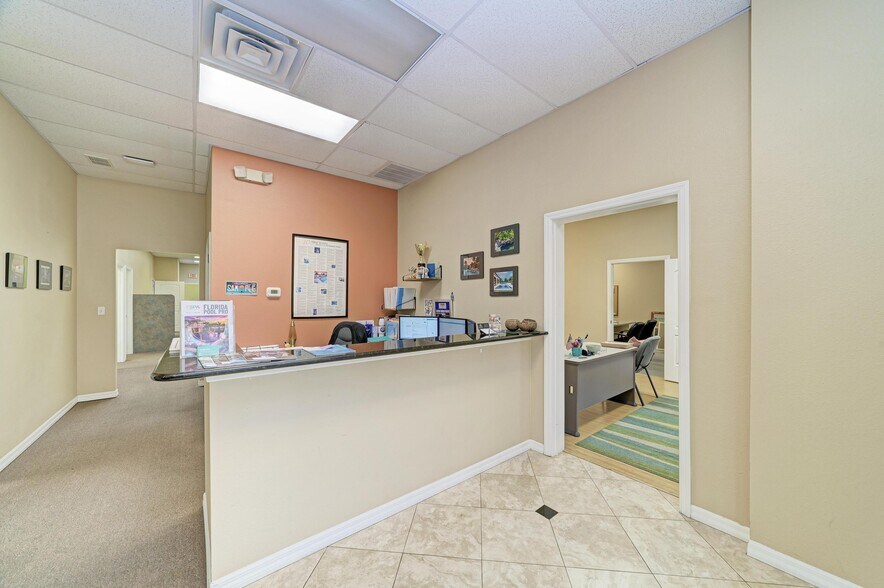 More Photos Of 2555 Porter Lake Dr, Sarasota Light Manufacturing For Sale