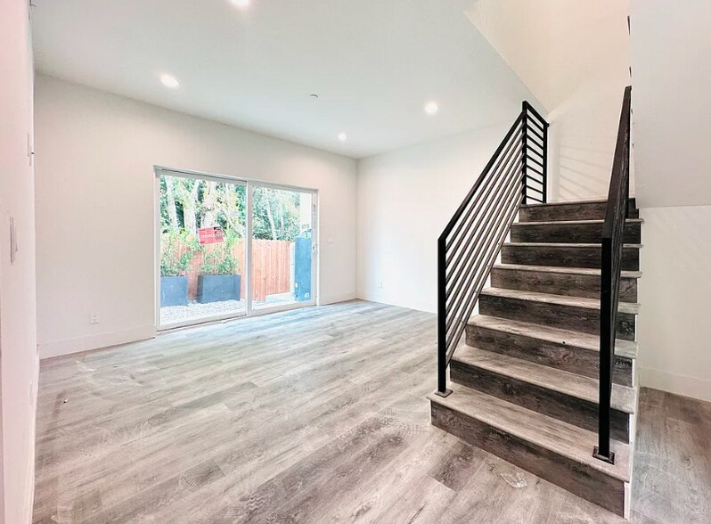 More Photos Of 4126 Clayton Ave, Los Angeles Multifamily For Sale