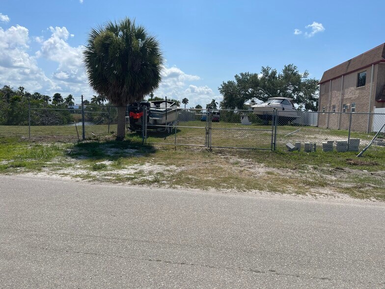 Primary Photo Of 890 Buttonwood Dr, Fort Myers Beach Land For Sale