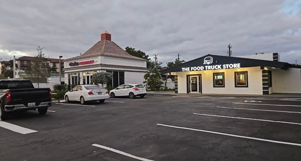 More Photos Of 1417 NE 26th St, Wilton Manors Restaurant For Lease