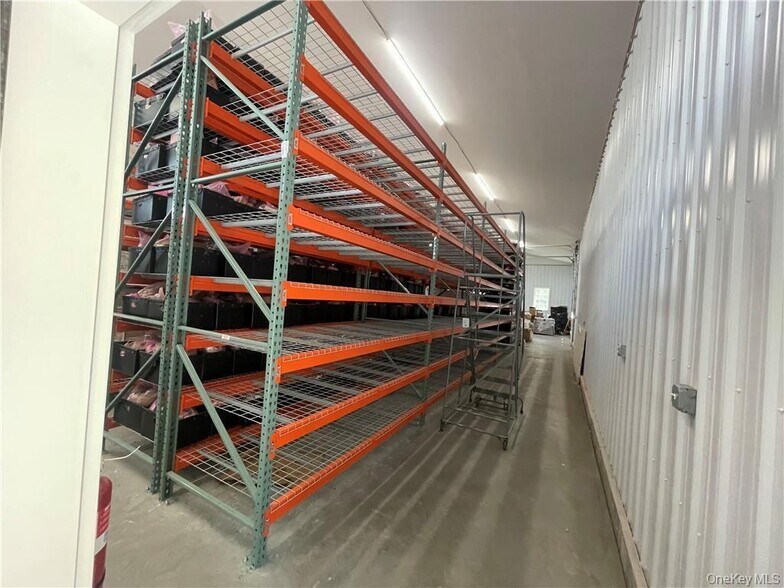 More Photos Of 75 Bill Larkin Dr, New Windsor Industrial For Sale
