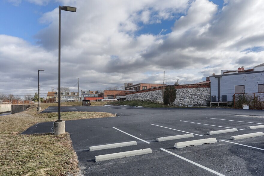 More Photos Of 124 N. 5th Street, Lebanon Warehouse For Sale