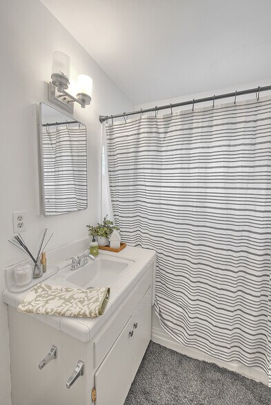 More Photos Of 275-299 Monte Vista St, La Habra Apartments For Sale
