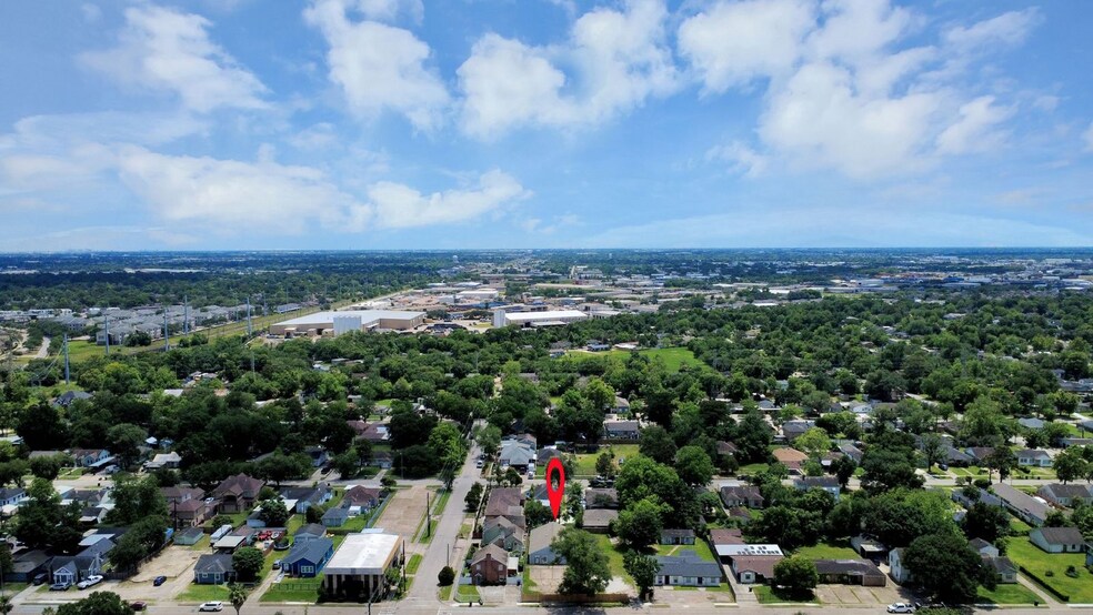 More Photos Of 8346 Howard Dr, Houston Office For Sale