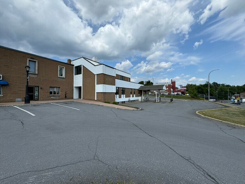 More Photos Of 14 Sweden St, Caribou Bank For Sale